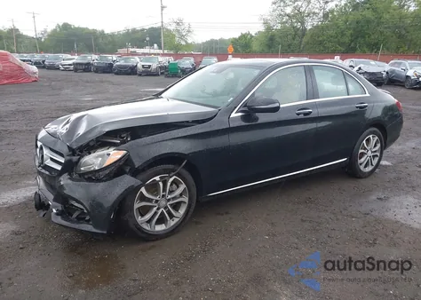 2016 Mercedes-Benz C 300 4Matic/Luxury 4Matic/Sport 4Matic z USA, uszkodzony, nr VIN WDDWF4KBXGR132354